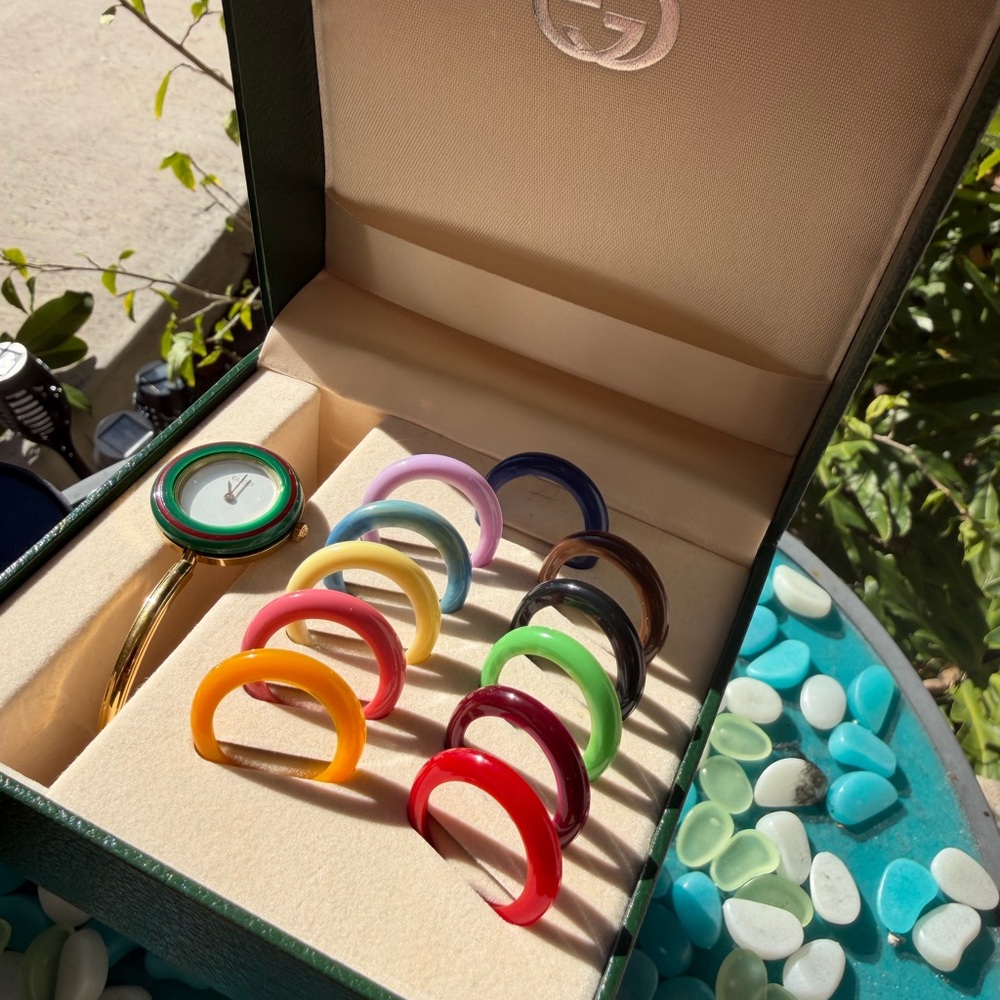 Gucci Gold Watch with Multicolor Ring Set